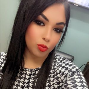 Meet your Posher, Brianna